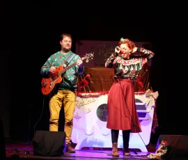 Séquence musicale du spectacle jeune public Radio Santa